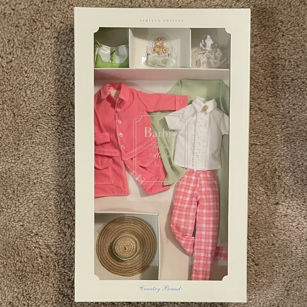 New Barbie Silkstone Country Bound Fashion Set